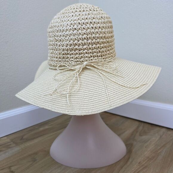 💜NWOT Cream Wide Brim Straw Sun Hat - Picture 3 of 7